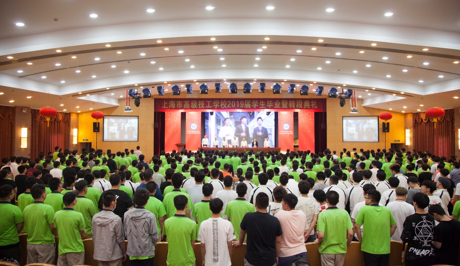 歌唱《我和我的祖国》（1）.jpg